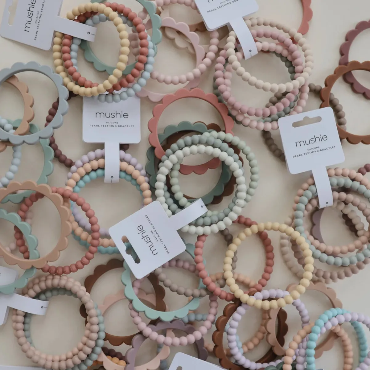 bijtring__set__armbanden_7.webp Mushie Zintuigen | Motoriek*Bijtring - Set 3 armbanden