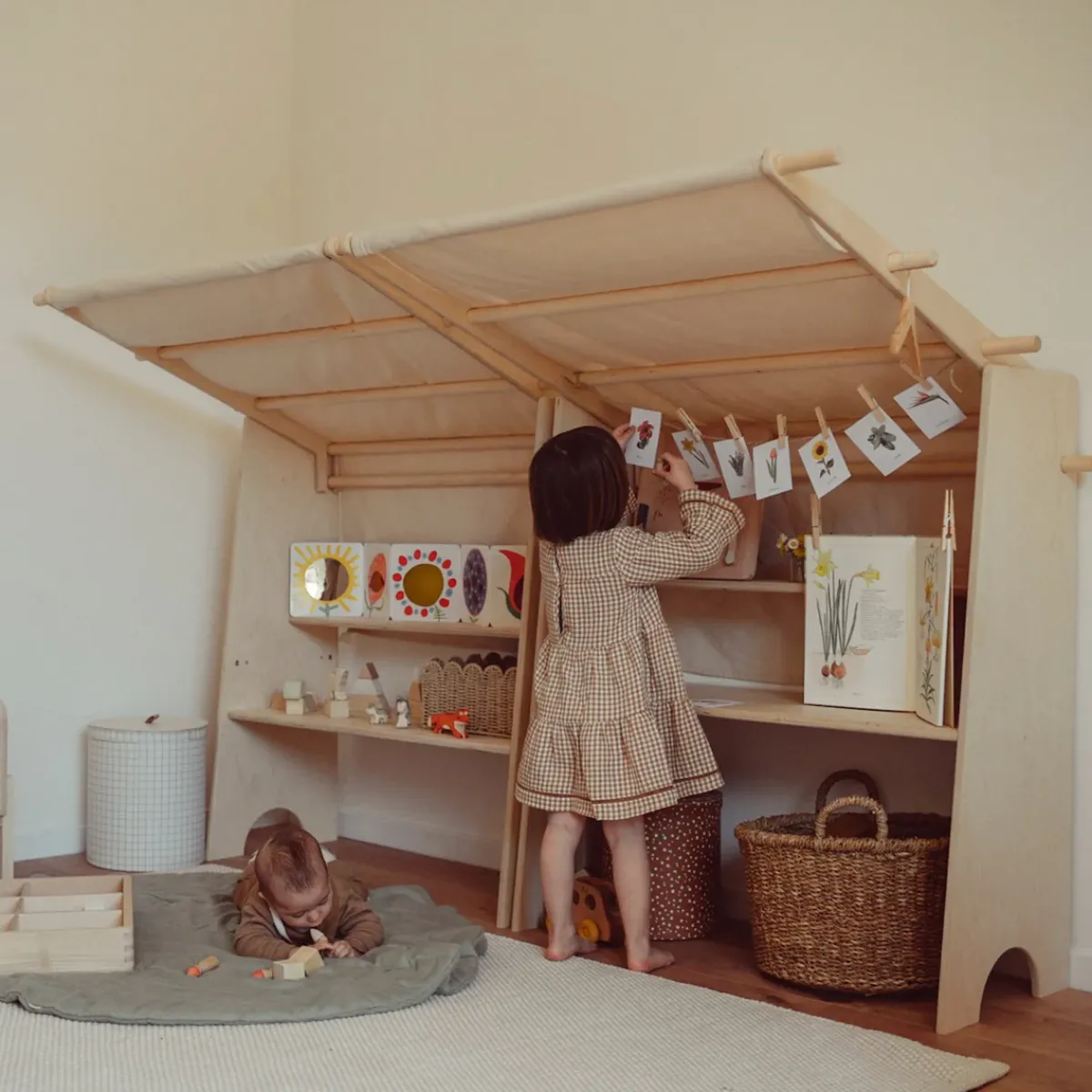 Madoti Emoties & Sociaal Gedrag | Creativiteit & Fantasie*Houten playstand