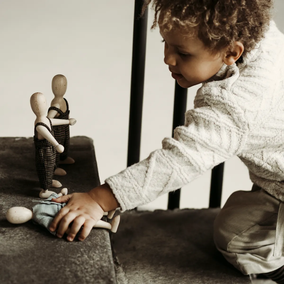 houten_pop__walnoot_3.webp Wooden Story Motoriek | Emoties & Sociaal Gedrag*Houten pop - walnoot