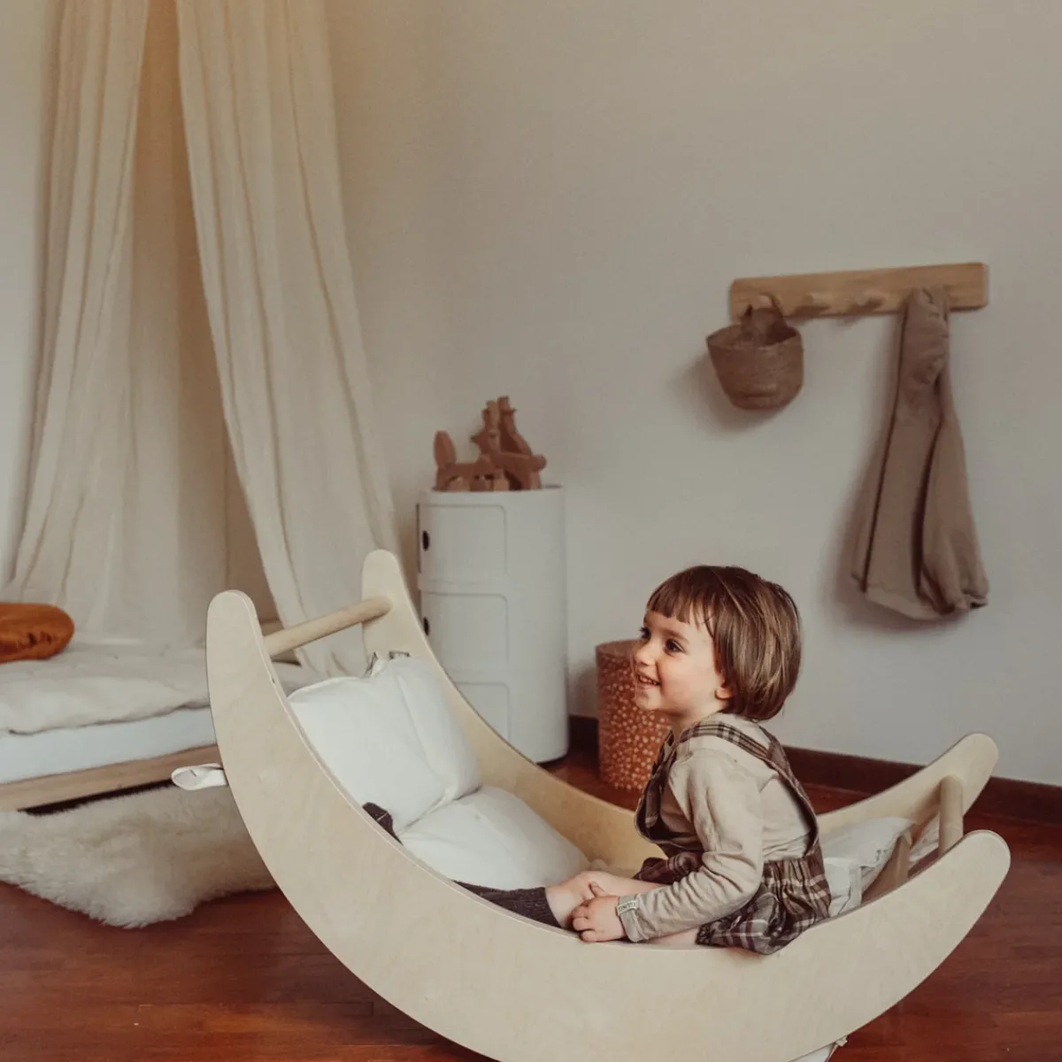 kussen__houten_rocker_3.webp Madoti Motoriek | 5 Jaar*Kussen - Houten Rocker