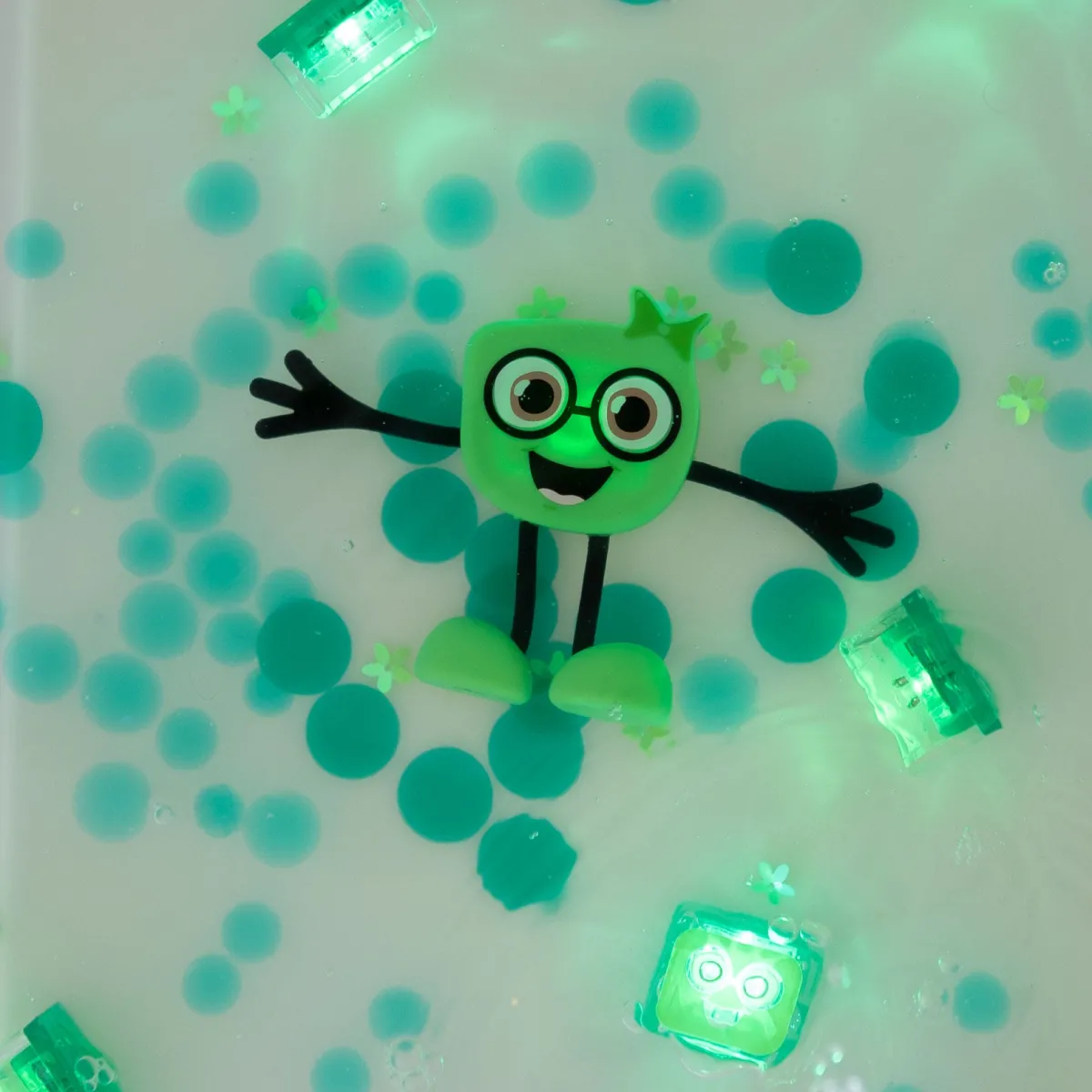 lichtgevend_badspeelfiguu_4-3.webp Glo Pals Zintuigen | 5 Jaar*Lichtgevend badspeelfiguur - Sammy - Rood