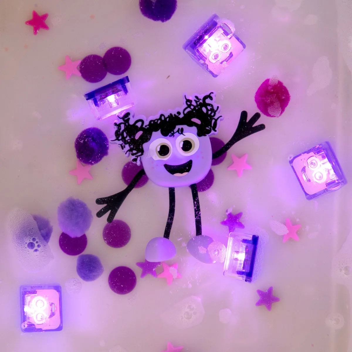 lichtgevend_badspeelfiguu_6-5.webp Glo Pals Zintuigen | 3 Tot 4 Jaar*Lichtgevend badspeelfiguur - Pippa - Groen