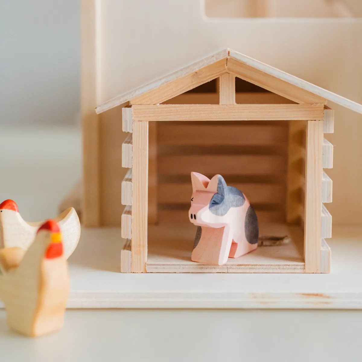 poppenhuis__barnhouse_13.webp Het houten huis Emoties & Sociaal Gedrag | Creativiteit & Fantasie*Poppenhuis - Barnhouse