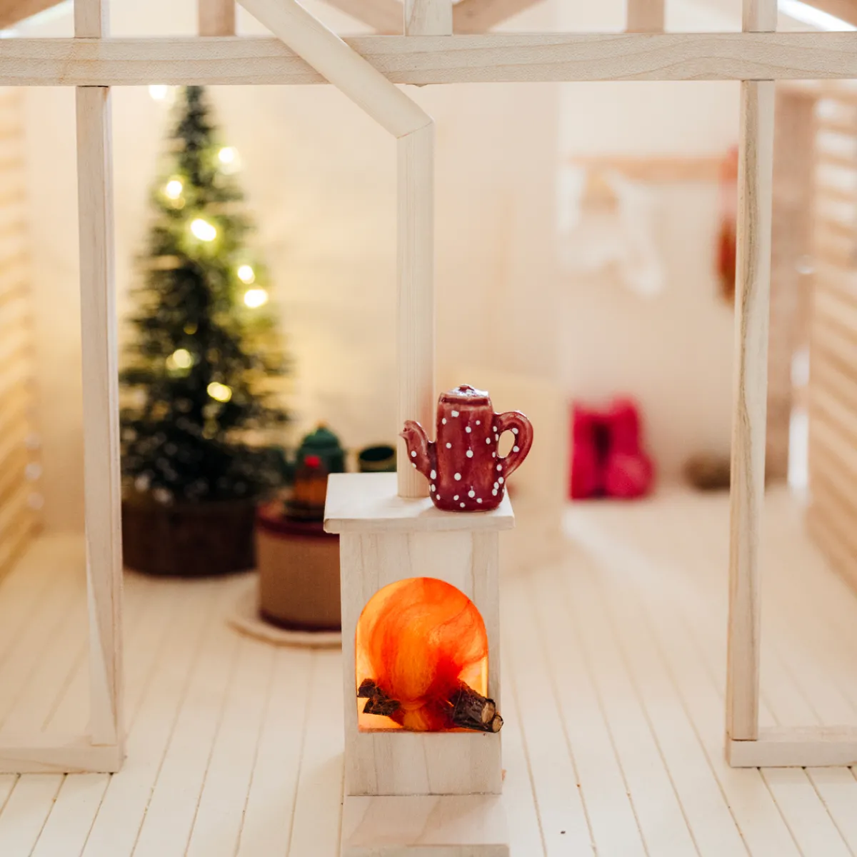 poppenhuis__boshuis_10.webp Het houten huis Emoties & Sociaal Gedrag | Creativiteit & Fantasie*Poppenhuis - Boshuis