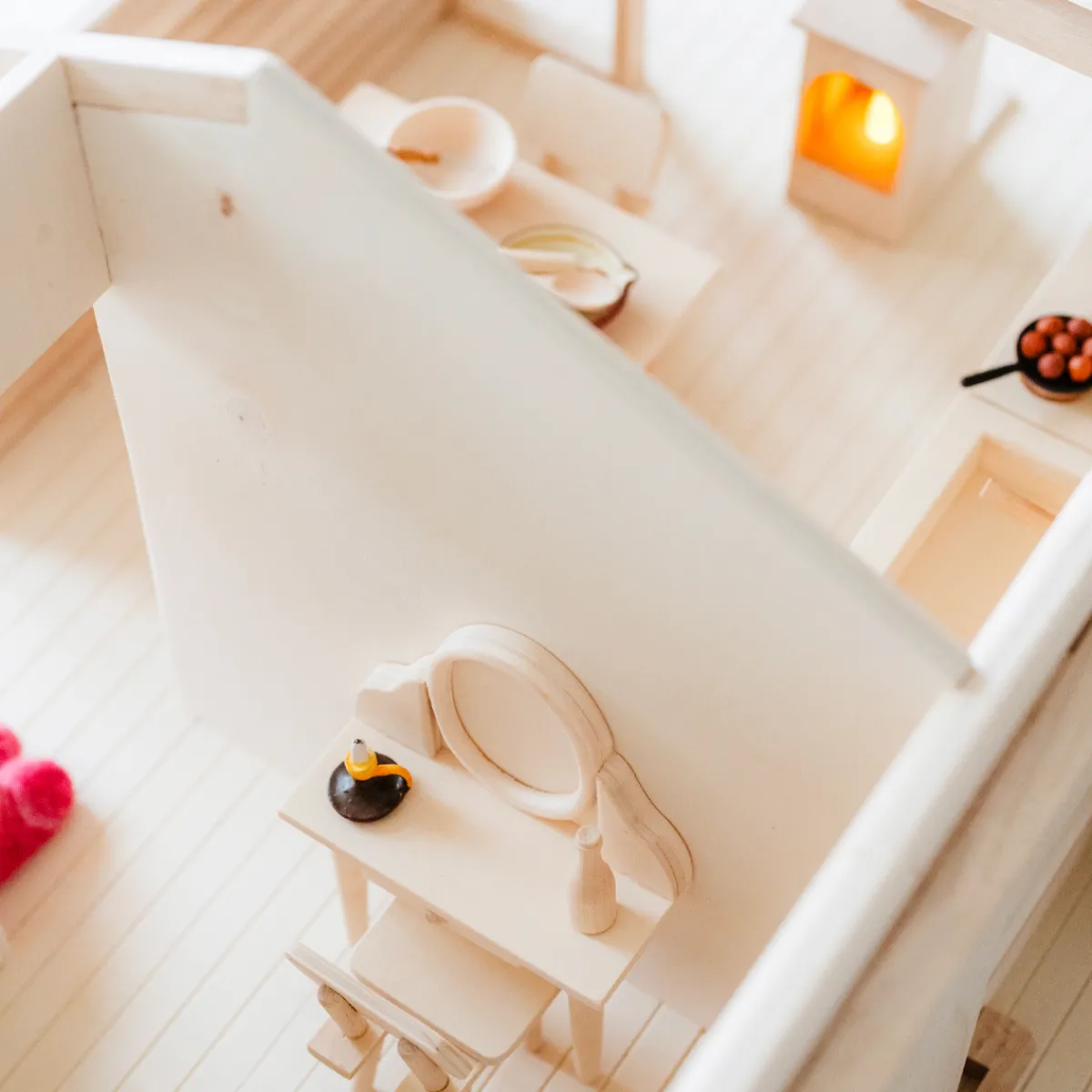poppenhuis__boshuis_14.webp Het houten huis Emoties & Sociaal Gedrag | Creativiteit & Fantasie*Poppenhuis - Boshuis