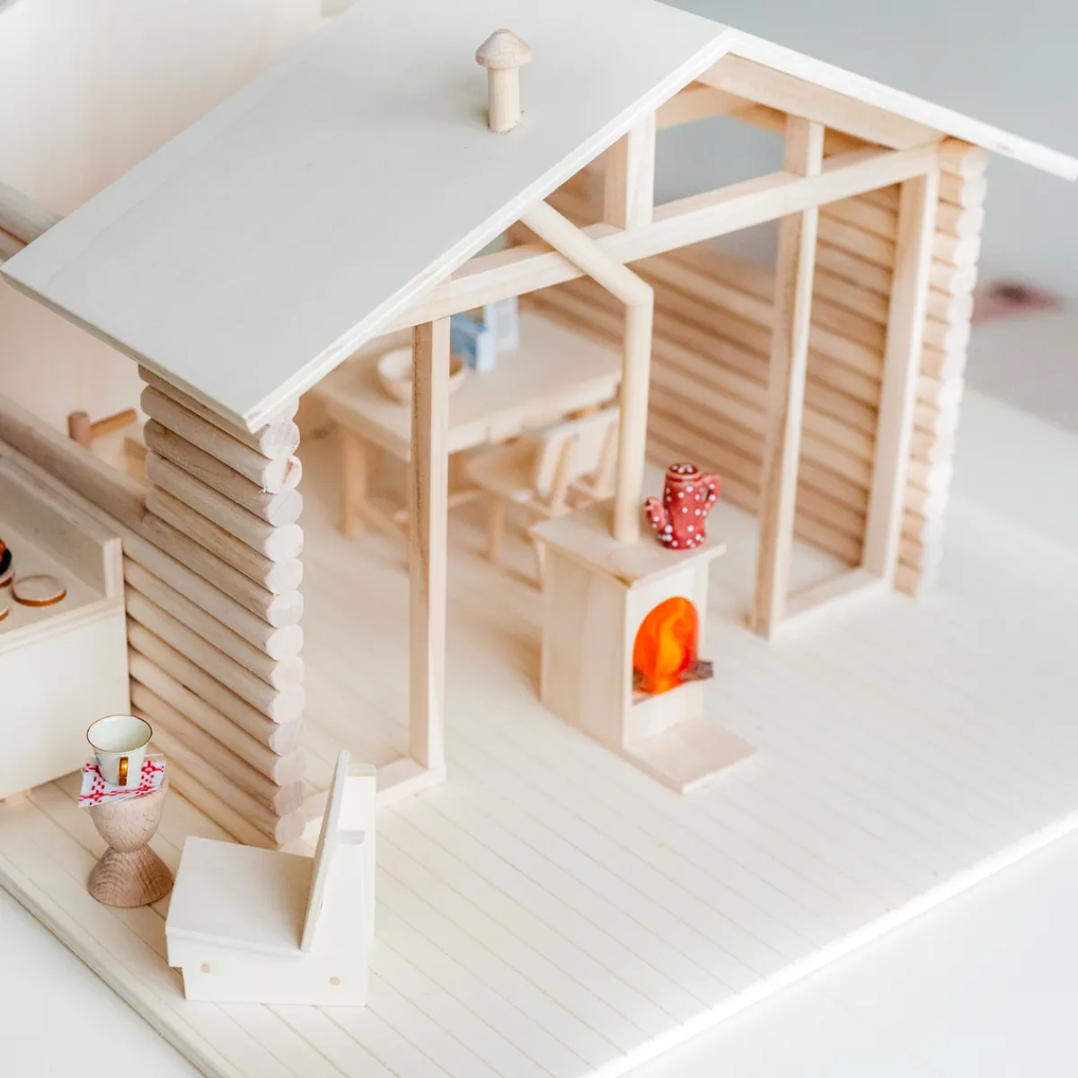 poppenhuis__boshuis_5.webp Het houten huis Emoties & Sociaal Gedrag | Creativiteit & Fantasie*Poppenhuis - Boshuis