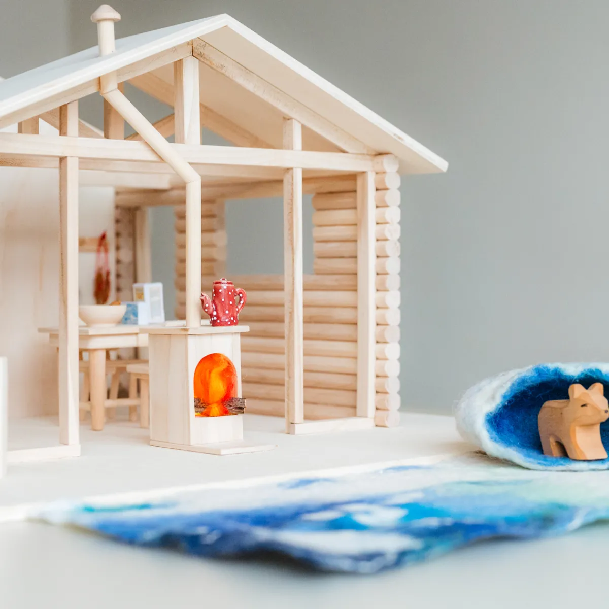 poppenhuis__boshuis_6.webp Het houten huis Emoties & Sociaal Gedrag | Creativiteit & Fantasie*Poppenhuis - Boshuis