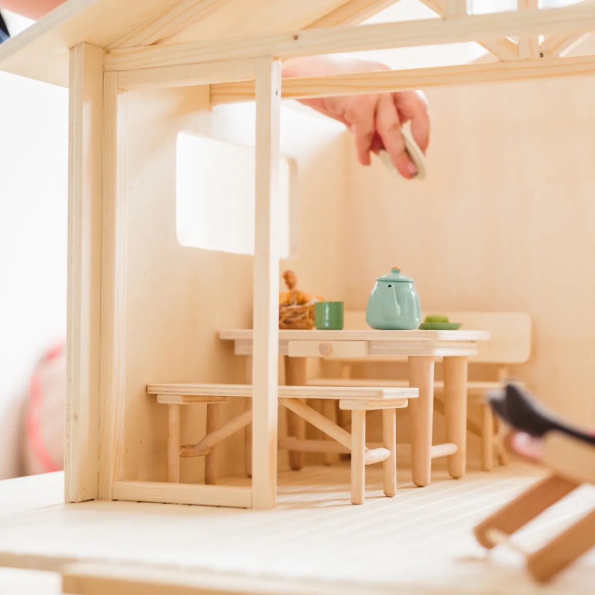 Het houten huis Emoties & Sociaal Gedrag | Creativiteit & Fantasie*Poppenhuis - meubel - buitentafel set