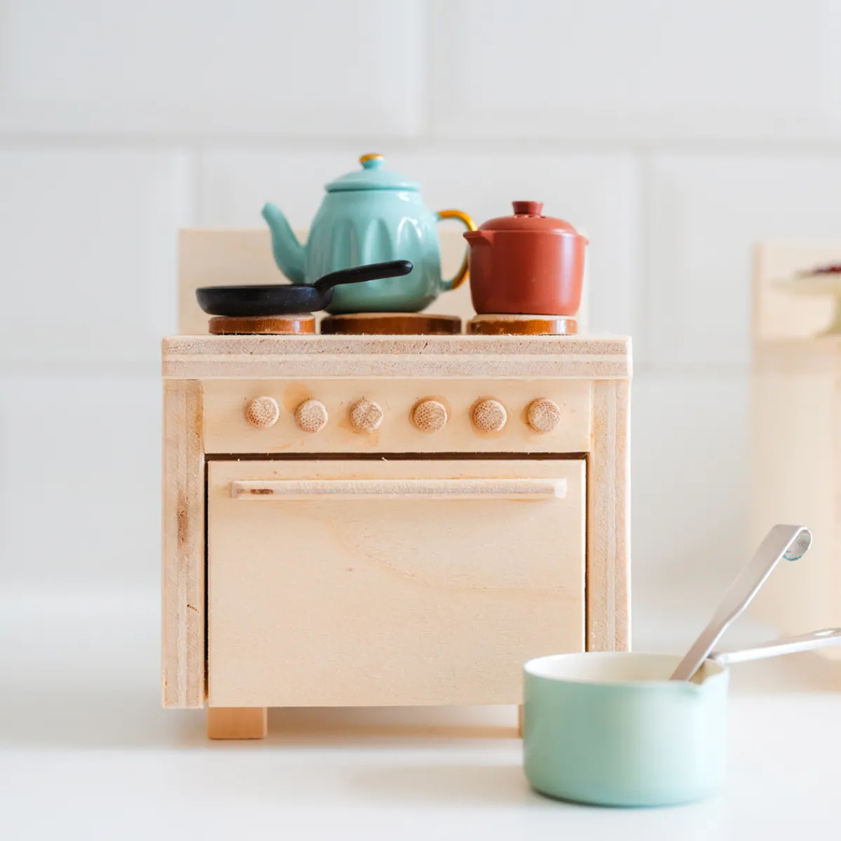 poppenhuis__meubel__keuke_4.webp Het houten huis Emoties & Sociaal Gedrag | Creativiteit & Fantasie*Poppenhuis - meubel - keuken 3-delig