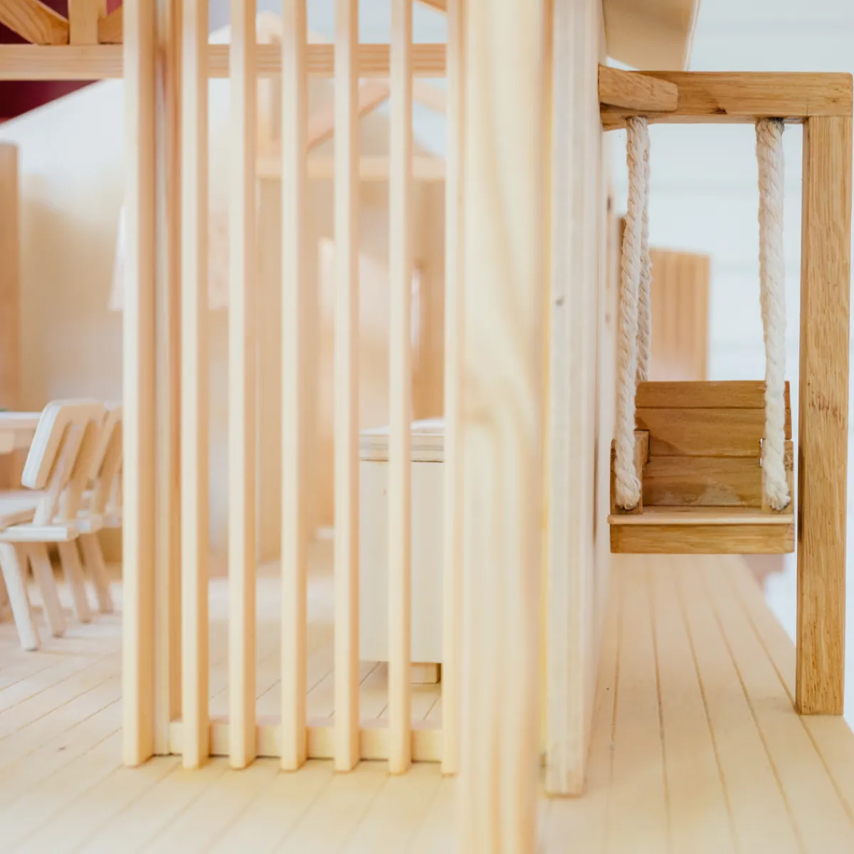 poppenhuis__schuurwoning_15.webp Het houten huis Emoties & Sociaal Gedrag | Creativiteit & Fantasie*Poppenhuis - Schuurwoning