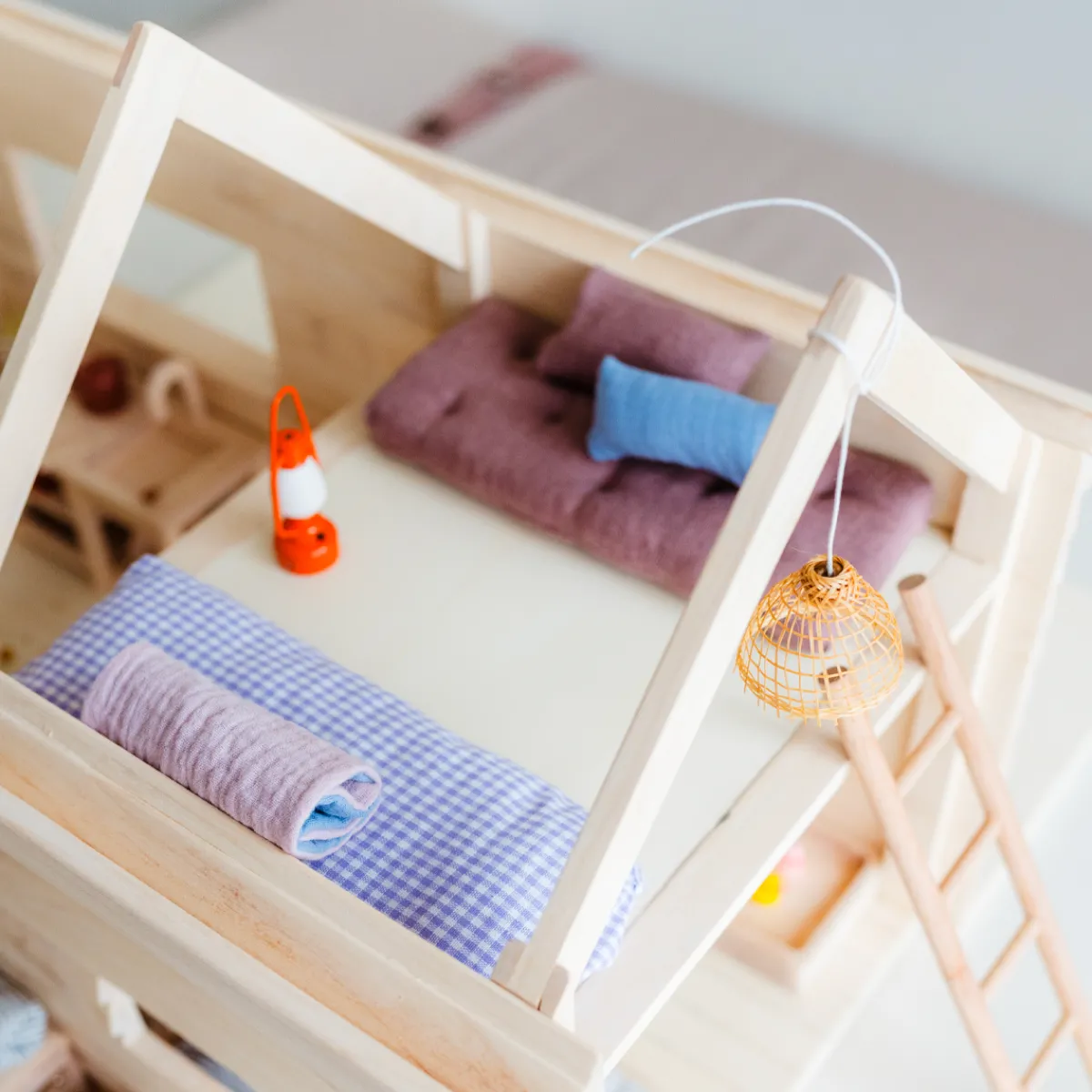 poppenhuis__tinyhouse_10.webp Het houten huis Creativiteit & Fantasie | 5 Jaar*Poppenhuis - Tinyhouse
