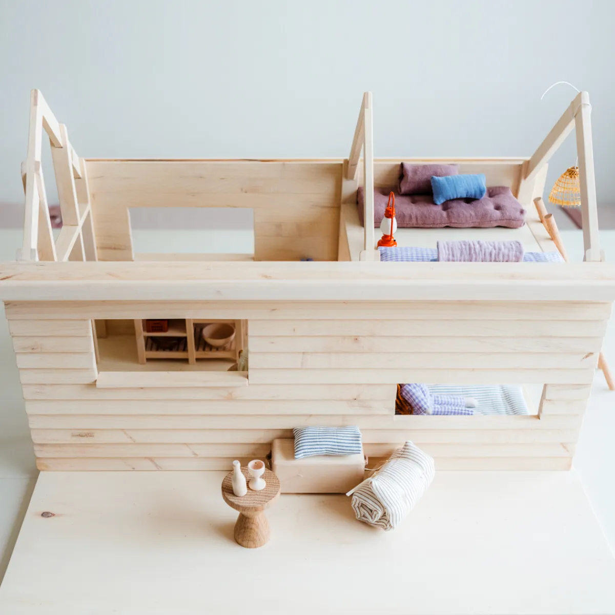 poppenhuis__tinyhouse_11.webp Het houten huis Creativiteit & Fantasie | 5 Jaar*Poppenhuis - Tinyhouse
