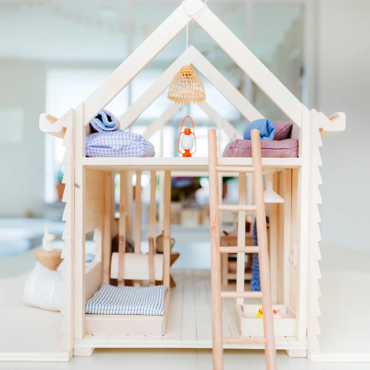 poppenhuis__tinyhouse_2.webp Het houten huis Creativiteit & Fantasie | 5 Jaar*Poppenhuis - Tinyhouse