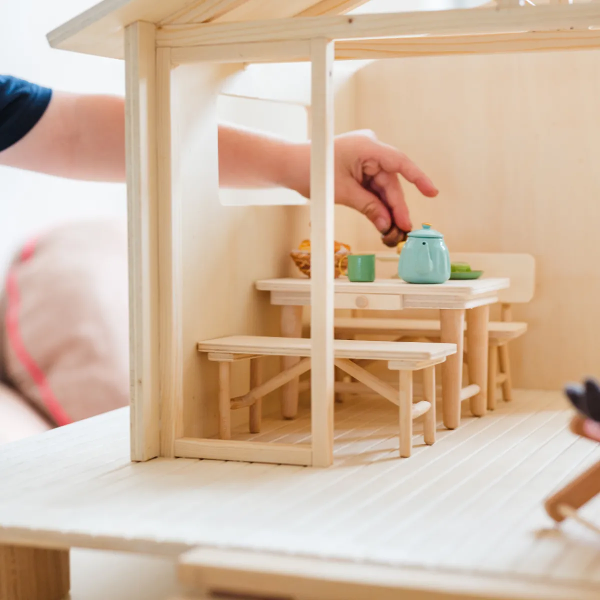 Het houten huis Emoties & Sociaal Gedrag | Creativiteit & Fantasie*poppenhuis meubel - bankje zonder rugleuning