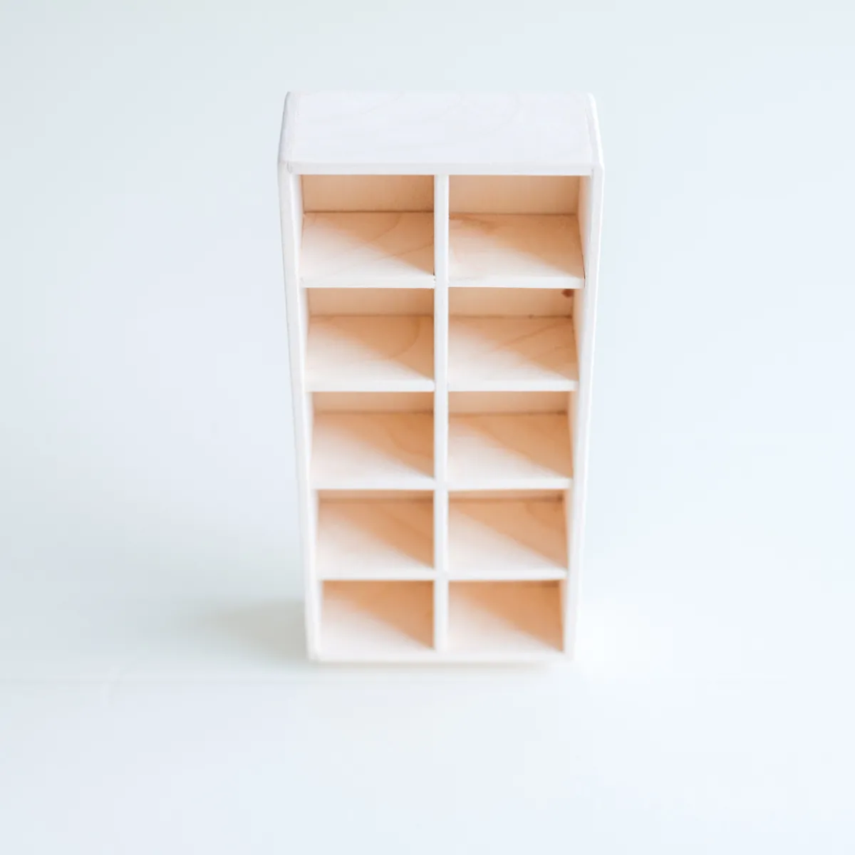 Het houten huis Emoties & Sociaal Gedrag | Creativiteit & Fantasie*poppenhuis meubel - servieskast - gesloten vakken