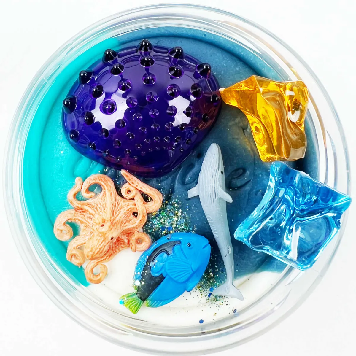 Invitation to imagine Zintuigen | Motoriek*Speelklei - under the sea surprise pot